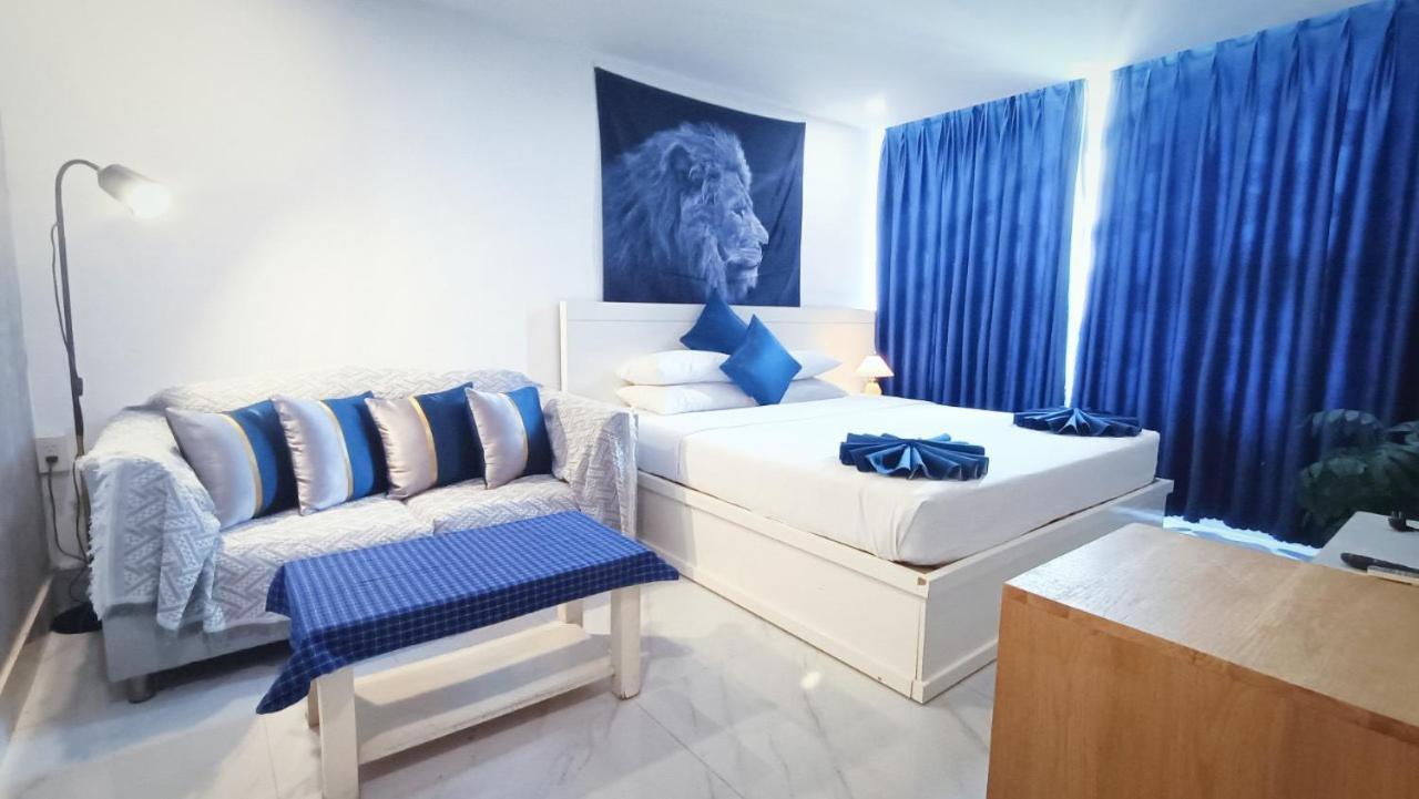 Queen Central Apartment Hotel Хошимін Екстер'єр фото