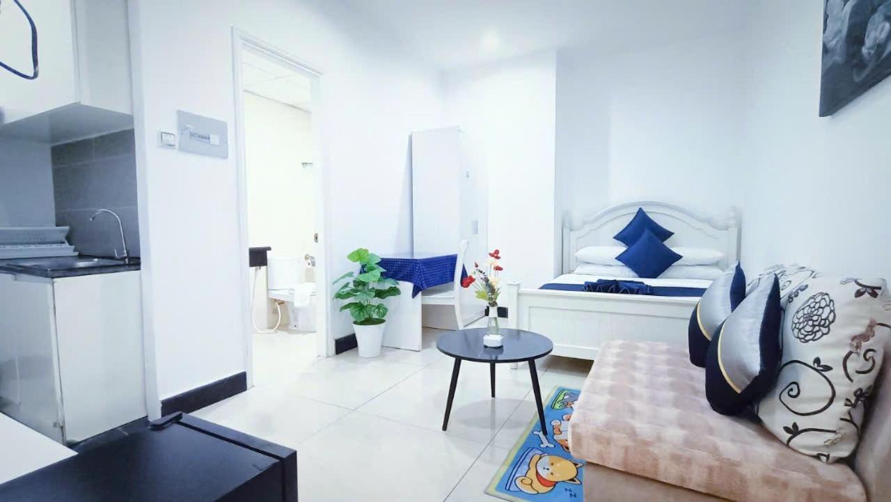 Queen Central Apartment Hotel Хошимін Екстер'єр фото