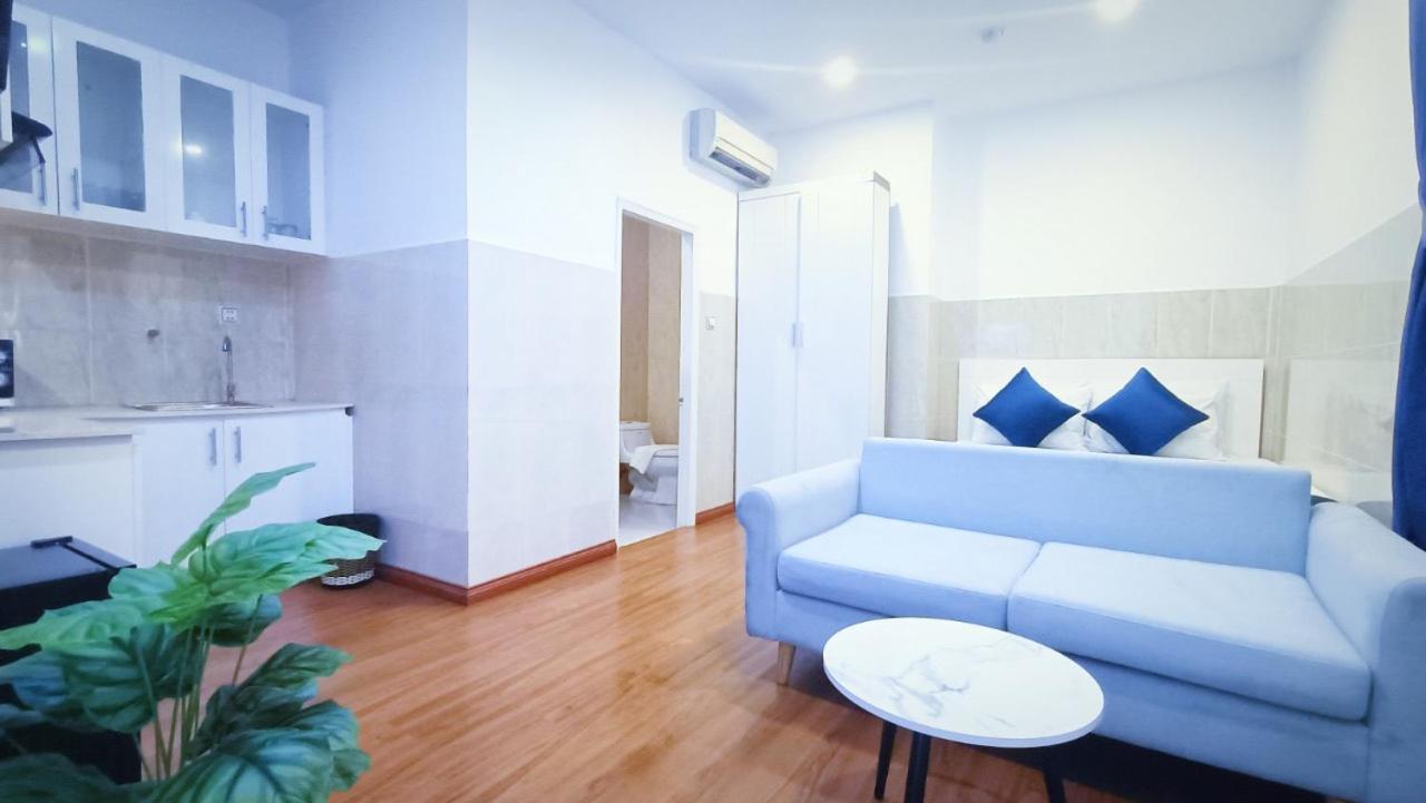 Queen Central Apartment Hotel Хошимін Екстер'єр фото
